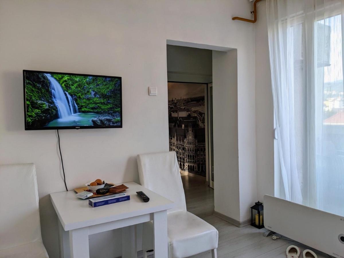 Colors Apartment ซาราเยโว ภายนอก รูปภาพ